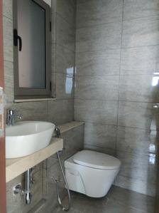 Common Bathroom Image of 975 Sq.ft 2 BHK Apartment / Flat for sale in Sheth Auris Bliss, Malad West Mumbai for Rs. 18600000