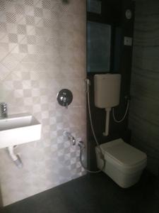 Common Bathroom Image of 870 Sq.ft 2 BHK Apartment / Flat for sale in Dombivli East Thane for Rs. 7800000