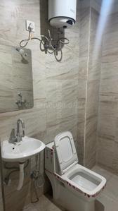 Bathroom Image of 400 Sq.ft 1 RK Apartment / Flat for rent in Sector 43 Gurgaon for Rs. 19500