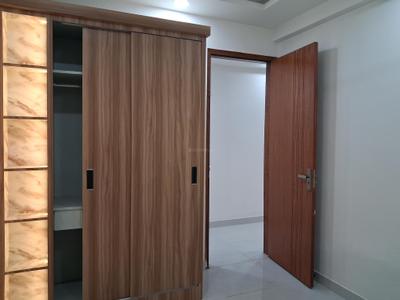 Bedroom Image of 1650 Sq.ft 3 BHK Apartment / Flat for sale in Sector 104 Noida for Rs. 6800000