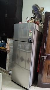 Kitchen Image of 500 Sq.ft 5 BHK Independent House for sale in Tagore Garden Extension New Delhi for Rs. 20000000