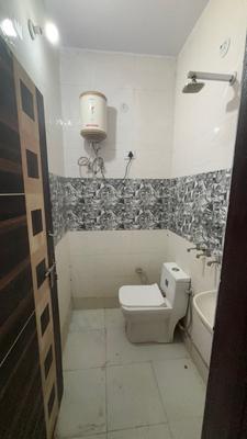 Bathroom Image of 550 Sq.ft 1 BHK Builder Floor for rent in Patel Nagar New Delhi for Rs. 21000