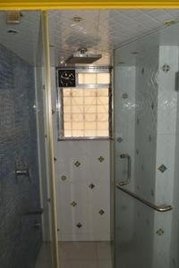 Bathroom Image of 1550 Sq.ft 3 BHK Apartment / Flat for sale in Bajaj Jade Building, Khar West Mumbai for Rs. 32000000