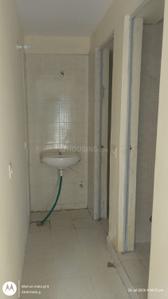 Bathroom Image of 510 Sq.ft 1 BHK Apartment / Flat for rent in Swastik Apartment, Kisan Path Lucknow for Rs. 11000