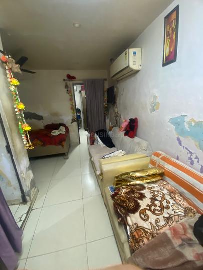 Selling house 75gach north side nearest metro nangli metro station bua stand 50 meter uve express way 700 meter to wide road all facility available Main Image 1