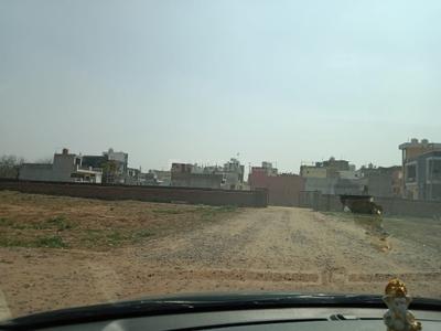 Image of 450 Sq.ft Residential Plot / Land for sale in Maruti Kunj, Gurgaon for Rs. 1450000