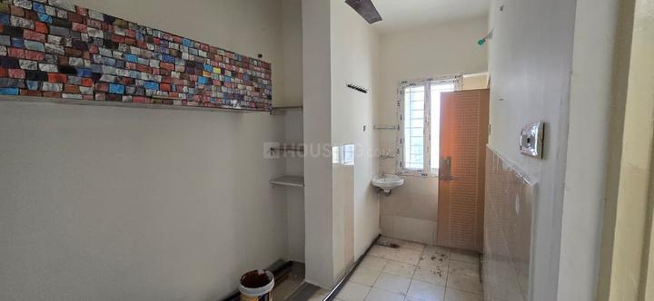 flora essence Bedroom 1