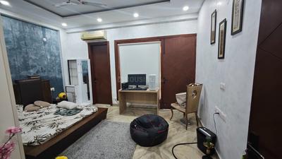 Bedroom Image of 2200 Sq.ft 2 BHK Builder Floor for rent in Sector 122 Noida for Rs. 40000