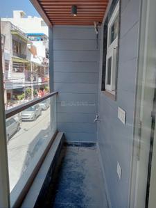 Balcony Image of 950 Sq.ft 3 BHK Builder Floor for sale in Shalimar Bagh New Delhi for Rs. 19000000