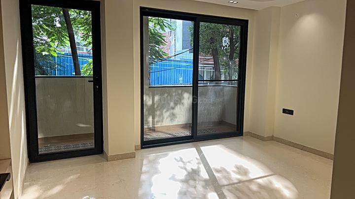 DLF Phase 1 Main Image 1