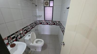 Nanded Madhuvanti Bathroom Two 3