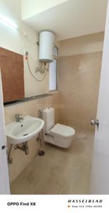 Bathroom Image of 1356 Sq.ft 2 BHK Apartment / Flat for sale in Jaypee The Pavilion Court, Sector 128 Noida for Rs. 11800000