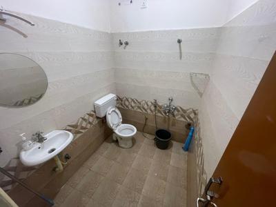 Bathroom Image of 1358 Sq.ft 3 BHK Apartment / Flat for rent in Suramangalam Salem for Rs. 23000