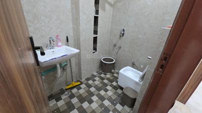 Image of 829 Sq.ft 2 BHK Builder Floor for rent in Krishna Nagar, New Delhi for Rs. 20000