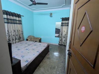 Bedroom Image of 1150 Sq.ft 2 BHK Apartment / Flat for rent in Sector 23 Rohini New Delhi for Rs. 23000