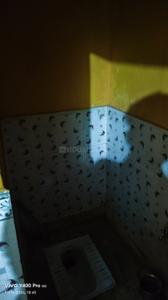 Bathroom Image of 200 Sq.ft 2 BHK Independent House for rent in Govind Nagar Railway Colony Kanpur for Rs. 8000
