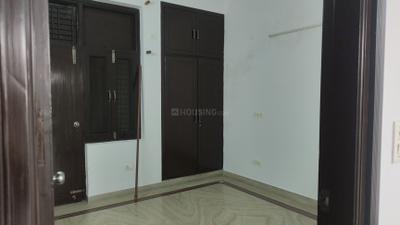 Bedroom Image of 1205 Sq.ft 2 BHK Builder Floor for rent in Sector 105 Noida for Rs. 32000