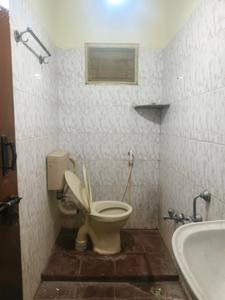 Common Bathroom Image of 1100 Sq.ft 3 BHK Apartment / Flat for rent in Mathikere Bengaluru for Rs. 25000