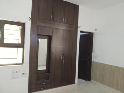Bedroom Image of 1050 Sq.ft 2 BHK Apartment / Flat for rent in Arun Vihar, Sector 37 Noida for Rs. 35000