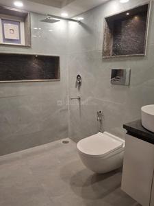 Bathroom Image of 1650 Sq.ft 3 BHK Builder Floor for rent in Chittaranjan Park New Delhi for Rs. 75000