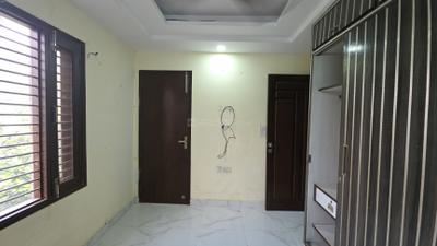 Bedroom Image of 900 Sq.ft 3 BHK Builder Floor for rent in Pitampura New Delhi for Rs. 35000