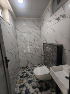 Bathroom Image of 1433 Sq.ft 3 BHK Apartment / Flat for sale in Panchyawala Jaipur for Rs. 6500000