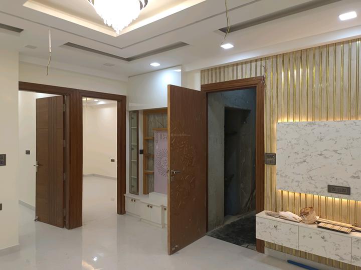 Sainik Colony, Sector 49 Main Image 1