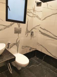 Bathroom Image of 700 Sq.ft 2 BHK Apartment / Flat for sale in Malad West Mumbai for Rs. 11800000