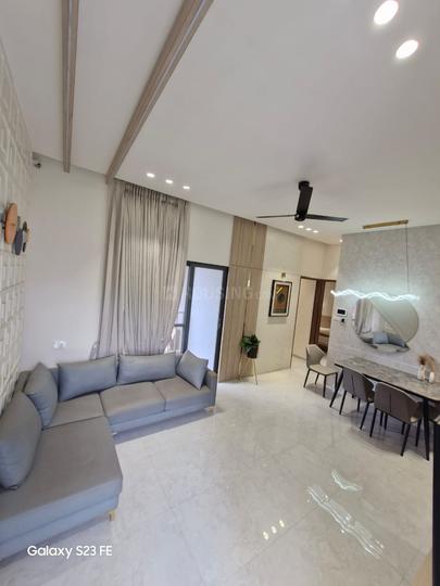 Shruti Radhe Windsun Main Image 1