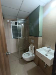 Bathroom Image of 980 Sq.ft 2 BHK Apartment / Flat for rent in Runwal The Central Park, Chinchwad Pune for Rs. 42000