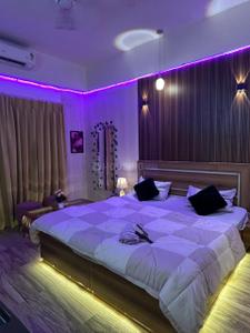 Bedroom Image of 435 Sq.ft 1 RK Studio for rent in Paramount Pine And Oak Studio, Surajpur Greater Noida for Rs. 16000