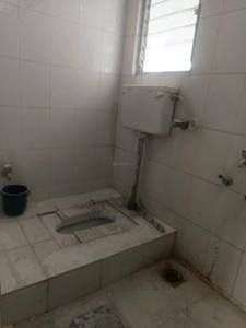 Common Bathroom Image of 950 Sq.ft 2 BHK Apartment / Flat for rent in Prathmesh Garden, Hadapsar Pune for Rs. 22000