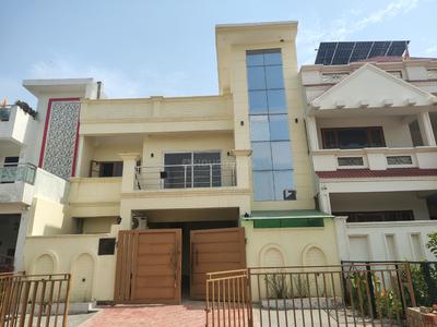Image of 2000 Sq.ft 2.5 BHK Villa for rent in Ansal Sushant Golf City, Gomti Nagar, Lucknow for Rs. 35000