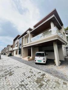 Image of 2600 Sq.ft 4 BHK Independent House for sale in Pukkattupady, Kochi for Rs. 14000000