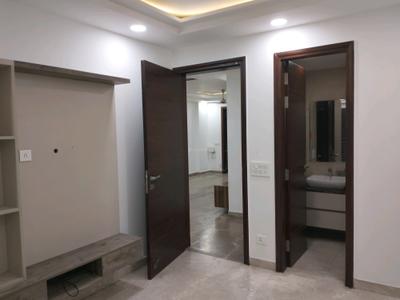 Bedroom Image of 1200 Sq.ft 3 BHK Builder Floor for sale in Shalimar Bagh New Delhi for Rs. 27500000