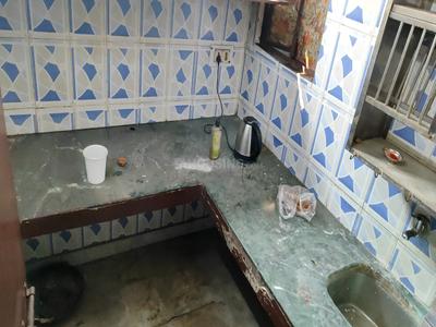 Kitchen Image of 669 Sq.ft 3 BHK Apartment / Flat for rent in Subzi Mandi New Delhi for Rs. 18000