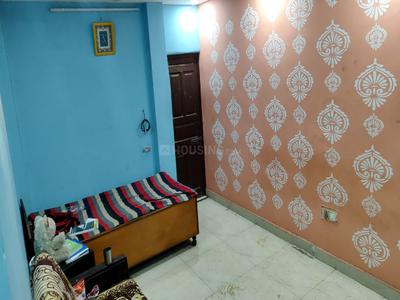 Bedroom Image of 669 Sq.ft 3 BHK Apartment / Flat for rent in Subzi Mandi New Delhi for Rs. 18000