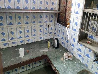 Kitchen Image of 668 Sq.ft 3 BHK Builder Floor for rent in Subzi Mandi New Delhi for Rs. 14500