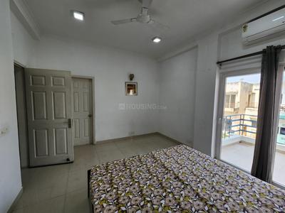 Bedroom Image of 1260 Sq.ft 2 BHK Apartment / Flat for rent in Paramount Golfforeste Premium Apartments, Surajpur Greater Noida for Rs. 25000