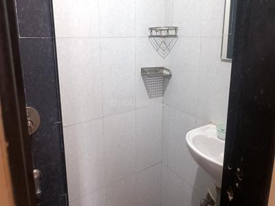 Bathroom Image of 900 Sq.ft 2 BHK Apartment / Flat for rent in Borivali East Mumbai for Rs. 45000
