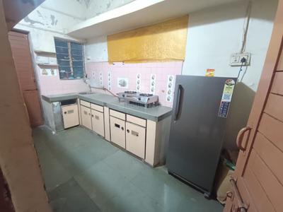 Kitchen Image of 1050 Sq.ft 1.5 BHK Apartment / Flat for rent in Ambawadi Ahmedabad for Rs. 20000