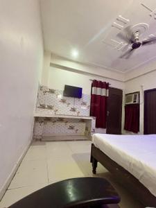 Bedroom Image of Gauri PG in Sector 52, Noida