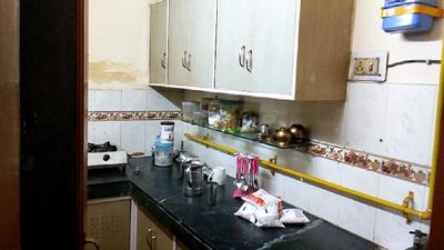 Kitchen Image of 850 Sq.ft 2 BHK Builder Floor for sale in Sudarshan Park New Delhi for Rs. 5000000