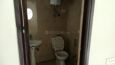 Bathroom Image of 1380 Sq.ft 3 BHK Apartment / Flat for rent in Paramount Emotions, Noida Extension Greater Noida for Rs. 22000