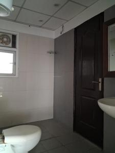 Common Bathroom Image of 2650 Sq.ft 4 BHK Apartment / Flat for sale in Sunworld Vanalika, Sector 107 Noida for Rs. 43000000