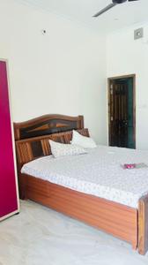 Bedroom Image of 2600 Sq.ft 4 BHK Builder Floor for rent in Vrindavan Yojana Lucknow for Rs. 45000