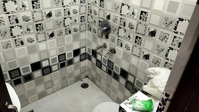 Bathroom Image of 1500 Sq.ft 2 BHK Builder Floor for rent in Rama Mandi Jalandhar for Rs. 16000