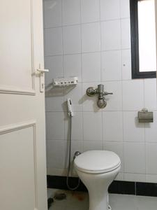 Common Bathroom Image of 890 Sq.ft 2 BHK Apartment / Flat for sale in Hiranandani Jasper, Hiranandani Estate Thane for Rs. 15500000