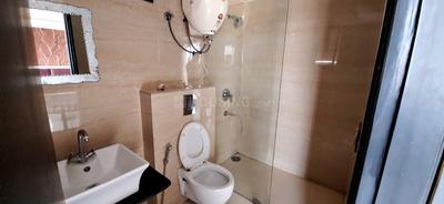 Bathroom Image of 550 Sq.ft 1 RK Apartment / Flat for rent in Golden Golden Arcade, Sector 67 Gurgaon for Rs. 24000