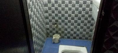 Bathroom Image of 2100 Sq.ft 3 BHK Builder Floor for rent in Chhoti Vihar Bareilly for Rs. 21000